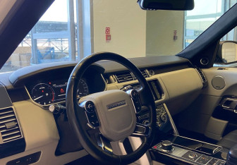 Подержанный автомобиль Land Rover Range Rover 2014 года (11 фото)