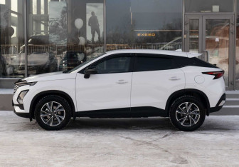 Подержанный автомобиль Omoda C5 2024 года (8 фото)