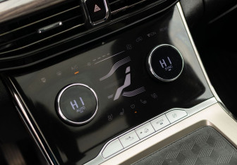 Подержанный автомобиль Exeed VX 2022 года (14 фото)