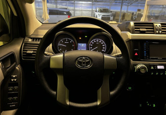 Подержанный автомобиль Toyota Land Cruiser Prado 2016 года (10 фото)