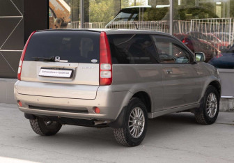 Подержанный автомобиль Honda HR-V 2003 года (5 фото)