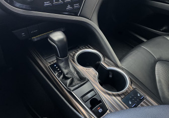 Подержанный автомобиль Toyota Camry Sedan 2020 года (13 фото)
