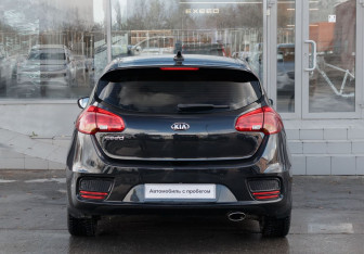 Подержанный автомобиль Kia Ceed Hatchback 2018 года (6 фото)