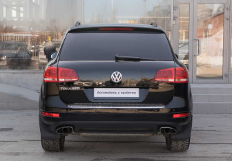 Подержанный автомобиль Volkswagen Touareg 2012 года (6 фото)