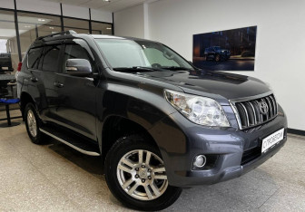 Подержанный автомобиль Toyota Land Cruiser Prado 2011 года (4 фото)