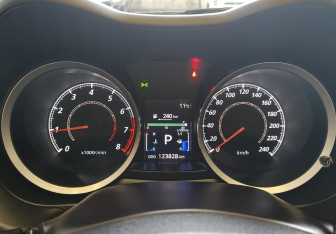 Подержанный автомобиль Mitsubishi Lancer Sedan 2012 года (10 фото)