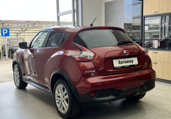 Подержанный автомобиль Nissan Juke 2014 года (6 фото)