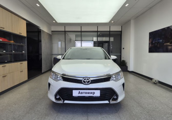 Подержанный автомобиль Toyota Camry Sedan 2016 года (2 фото)