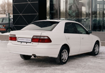 Подержанный автомобиль Mazda Capella Sedan 1999 года (5 фото)