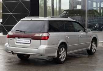 Подержанный автомобиль Subaru Legacy Wagon 2001 года (5 фото)