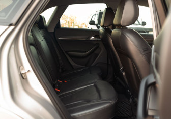 Подержанный автомобиль Audi Q3 2012 года (18 фото)