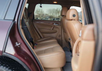 Подержанный автомобиль Porsche Cayenne 2007 года (19 фото)