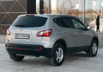 Подержанный автомобиль Nissan Qashqai 2011 года (5 фото)