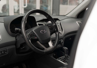 Подержанный автомобиль Hyundai Creta 2017 года (11 фото)