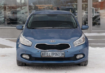 Подержанный автомобиль Kia Ceed Hatchback 2014 года (2 фото)