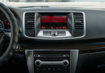 Подержанный автомобиль Nissan Teana 2013 года (14 фото)