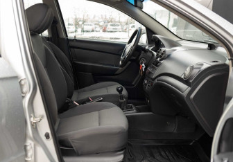 Подержанный автомобиль Chevrolet Aveo Sedan 2008 года (17 фото)