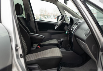 Подержанный автомобиль Suzuki SX4 Hatchback 2013 года (18 фото)