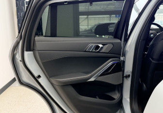 Подержанный автомобиль BMW X6 M 2024 года (20 фото)