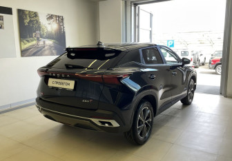 Подержанный автомобиль Omoda C5 2024 года (4 фото)