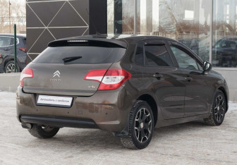 Подержанный автомобиль Citroen C4 Hatchback 2011 года (5 фото)