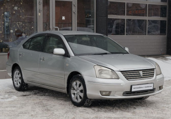 Подержанный автомобиль Toyota Premio 2003 года (3 фото)