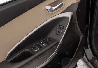 Подержанный автомобиль Hyundai Santa Fe 2016 года (17 фото)