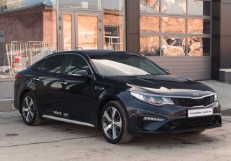 Подержанный автомобиль Kia Optima Sedan 2019 года (3 фото)