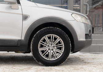 Подержанный автомобиль Chevrolet Captiva 2008 года (9 фото)