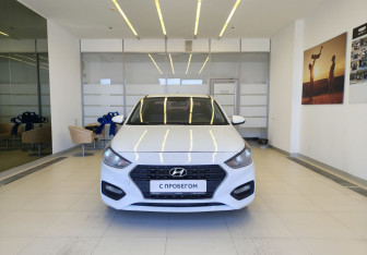 Подержанный автомобиль Hyundai Solaris Sedan 2017 года (2 фото)