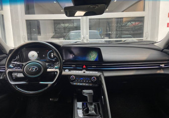 Подержанный автомобиль Hyundai Avante Sedan 2020 года (9 фото)