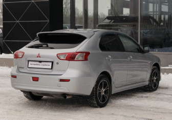 Подержанный автомобиль Mitsubishi Lancer Hatchback 2008 года (5 фото)