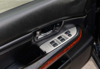 Подержанный автомобиль Lexus RX 2004 года (16 фото)
