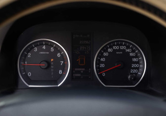 Подержанный автомобиль Honda CR-V 2008 года (13 фото)