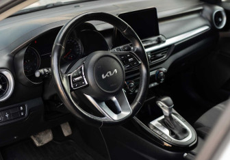 Подержанный автомобиль Kia Cerato Sedan 2021 года (11 фото)