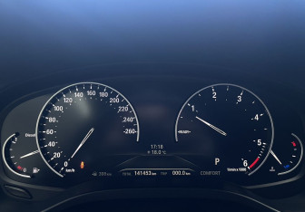 Подержанный автомобиль BMW X3 2018 года (12 фото)