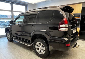 Подержанный автомобиль Toyota Land Cruiser Prado 2008 года (7 фото)