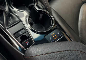 Подержанный автомобиль Toyota Camry Sedan 2018 года (18 фото)