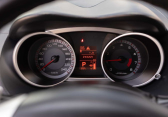 Подержанный автомобиль Mitsubishi Outlander 2007 года (12 фото)