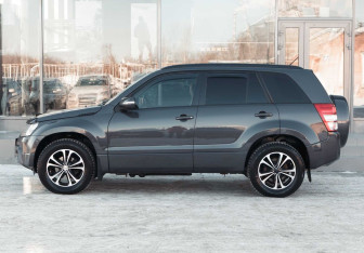 Подержанный автомобиль Suzuki Grand Vitara 2011 года (8 фото)