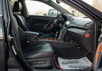 Подержанный автомобиль Toyota Camry Sedan 2010 года (20 фото)