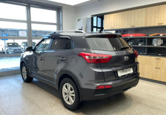 Подержанный автомобиль Hyundai Creta 2021 года (7 фото)