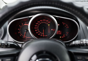 Подержанный автомобиль Mazda CX-7 2008 года (13 фото)