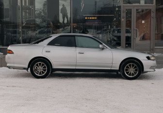 Подержанный автомобиль Toyota Mark II Sedan 1994 года (4 фото)