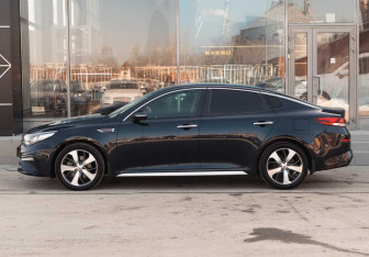 Подержанный автомобиль Kia Optima Sedan 2019 года (8 фото)