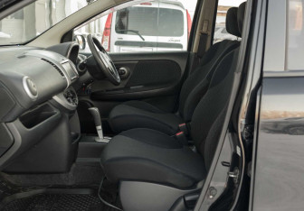 Подержанный автомобиль Nissan Note 2010 года (18 фото)