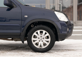 Подержанный автомобиль Honda CR-V 2006 года (9 фото)