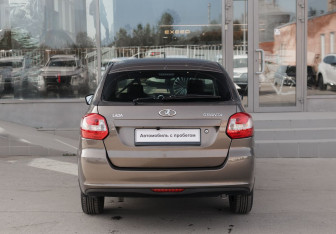 Подержанный автомобиль LADA (ВАЗ) Granta Sedan 2017 года (6 фото)