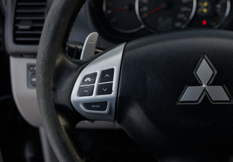 Подержанный автомобиль Mitsubishi Pajero Sport 2010 года (12 фото)