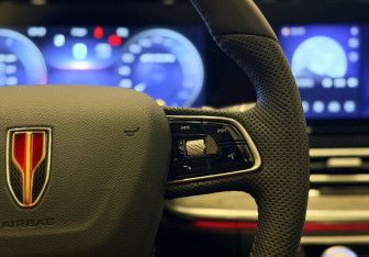 Новый Hongqi HS5 2024 (17 фото)